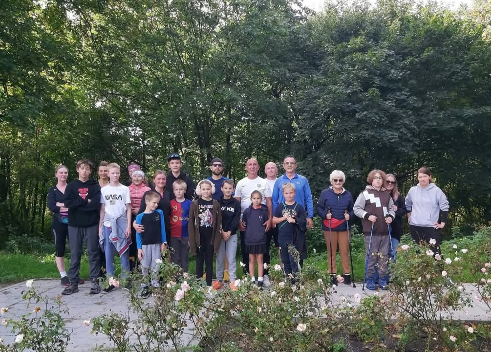 I ZNÓW RUSZYLIŚMY! 🩵🏃‍♀️🏃‍♂️ Pierwszy bieg nowego sezonu Międzypokoleniowych Sobotnich Bie